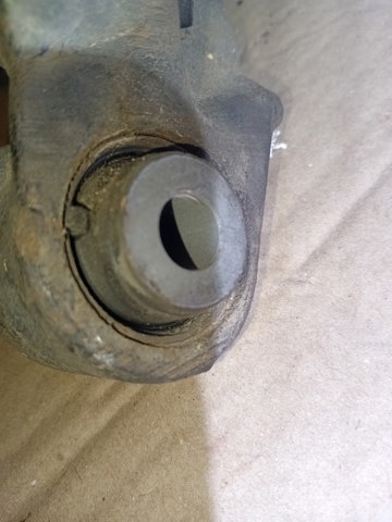 Цапфа поворотного кулака 430193JA0A NISSAN