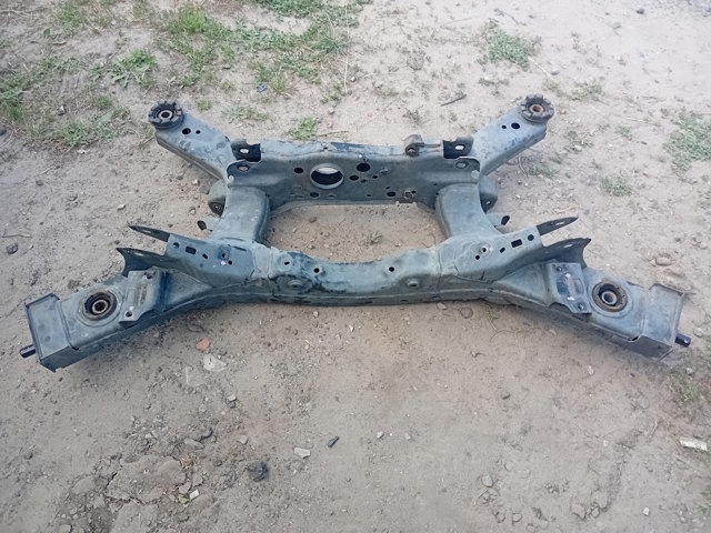 Балка задньої підвіски, підрамник 554003KD0E NISSAN