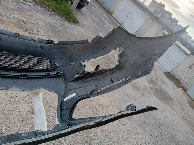 Буфер (бампер) передній 620229NC1H NISSAN