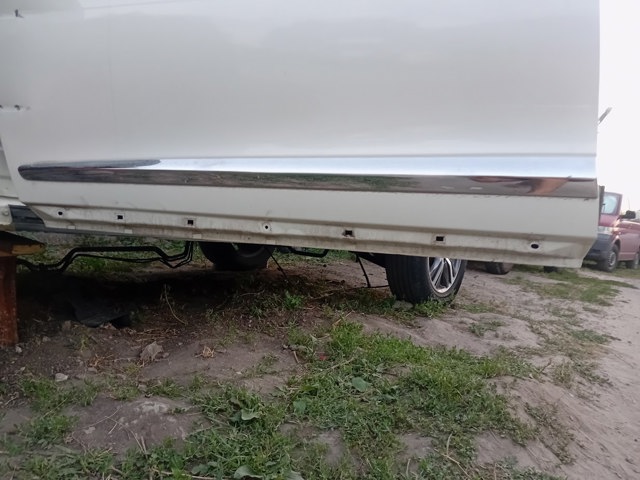 Водійські двері 801013JA1A NISSAN