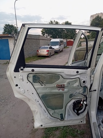 Двері задні 821013JC1A NISSAN