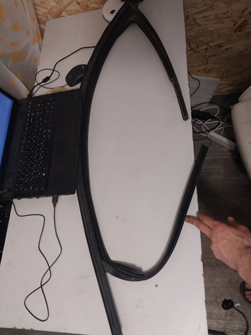 Направляюча скла рамки двері, переднього ліва 8W0837431D VAG