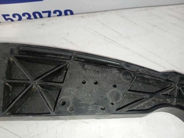 Напрямна переднього бампера, ліва 95B807889C PORSCHE