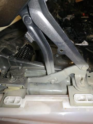 Завіс капота, правий 9814188880 PEUGEOT