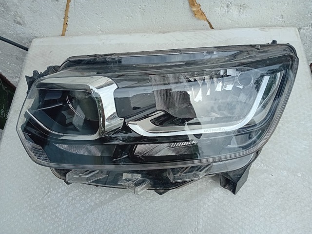 Фара дальнього світла в зборі 9816824880 PEUGEOT