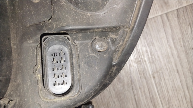 Фара передня права A9018202561 MERCEDES