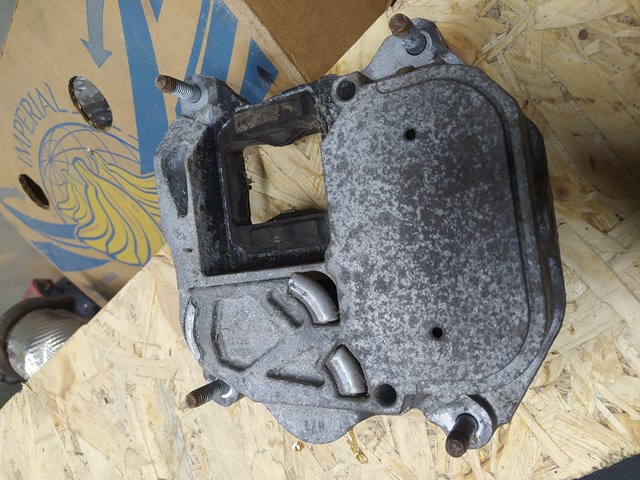 Подушка коробки передач 4G0399153A VAG