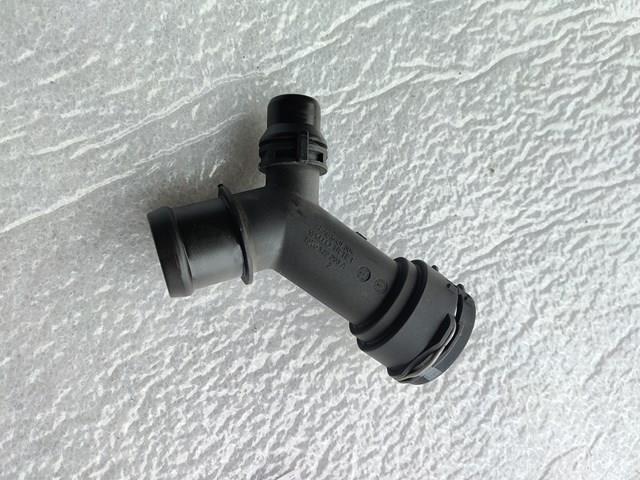 Заливна горловина системи охолодження 8W0122293A VAG
