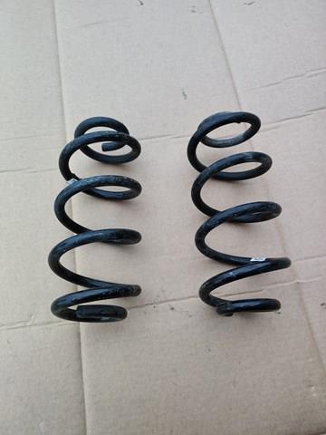 Пружина задня 8W0511115 VAG