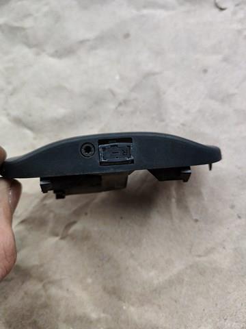 Форсунка омивача скла лобового, права 8W0955988A VAG