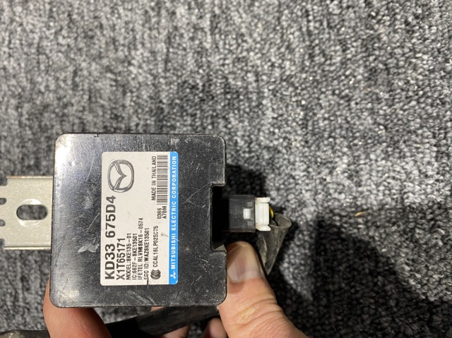 Датчик безключового доступу дверей (приймач ключа) KD33675D4 MAZDA