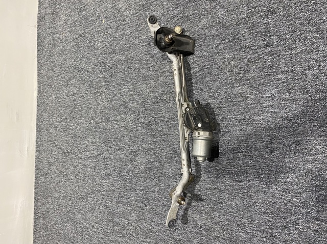 Двигун склоочисника лобового скла (трапеції) TK7867340A MAZDA