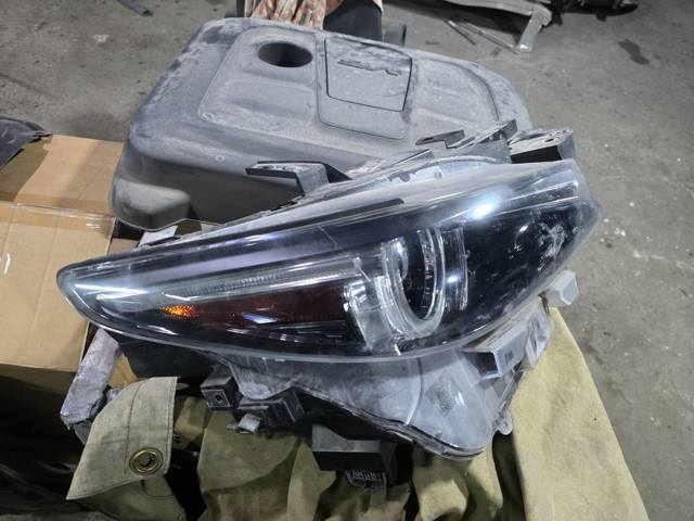 Фара правая TK5051031C MAZDA