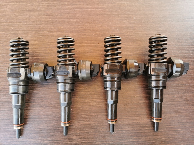 Форсунки електромагнітні 038130073BQ VAG