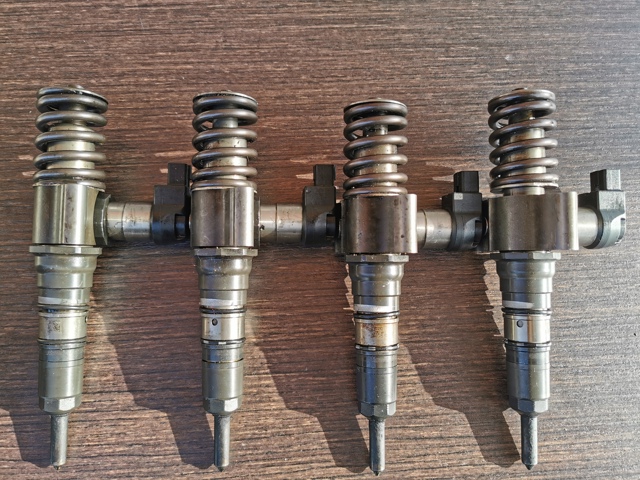 Форсунки електромагнітні 03G130073S BOSCH