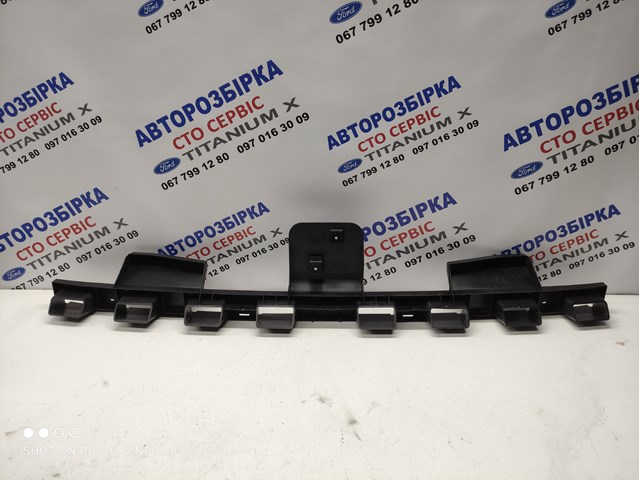 Кронштейн бампера заднього, центральний 1302697 FORD