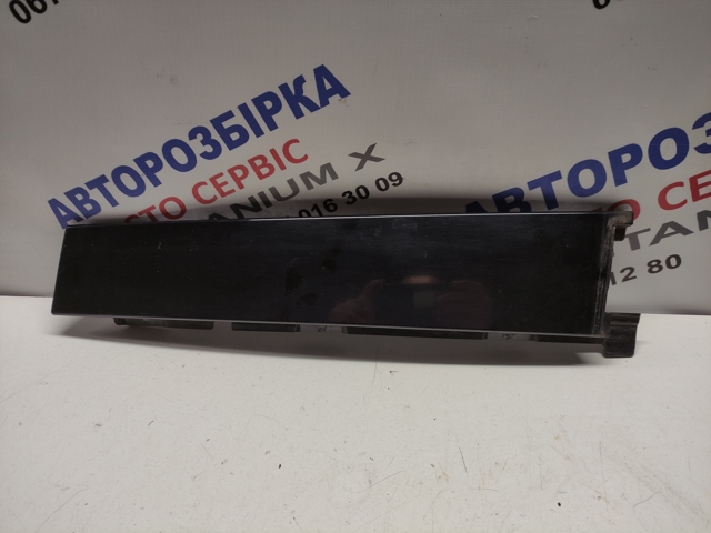 Молдинг опускного скла двері задньої, правої 1751092 FORD