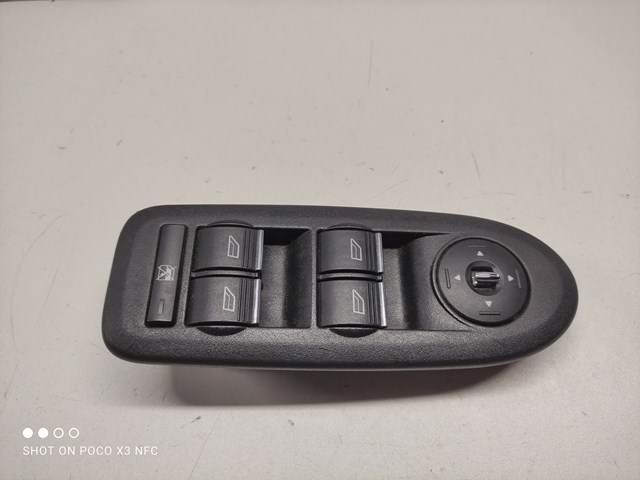 Кнопковий блок керування склопідіймачами передній лівий 8M5T14A132AC FORD