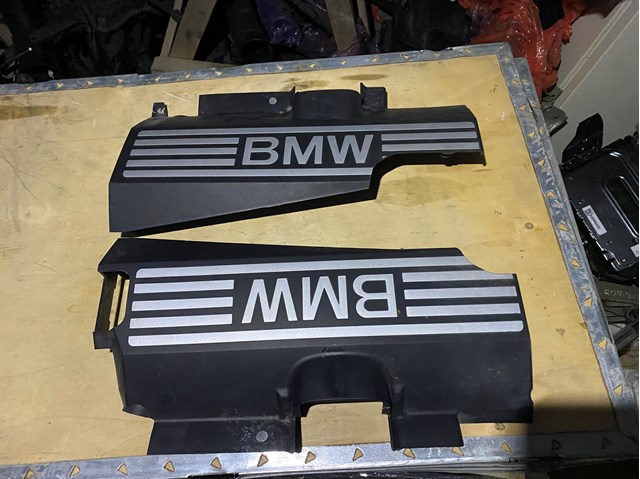 Кришка двигуна декоративна 11127524708 BMW