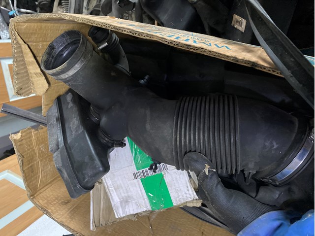 Гофра витратоміра повітря 13717501203 BMW
