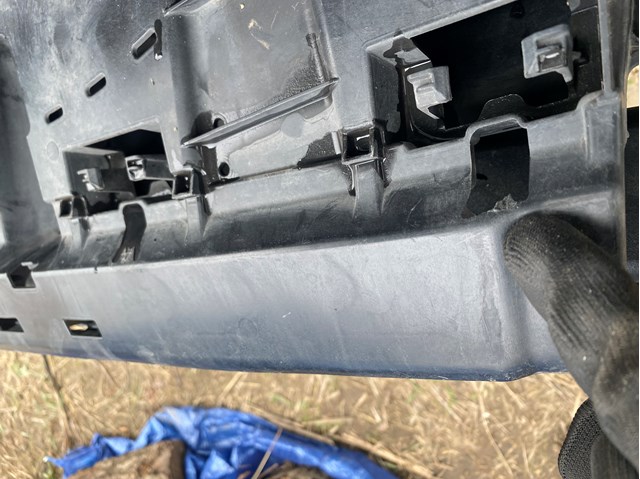Кронштейн бампера заднього, центральний 51127420658 BMW