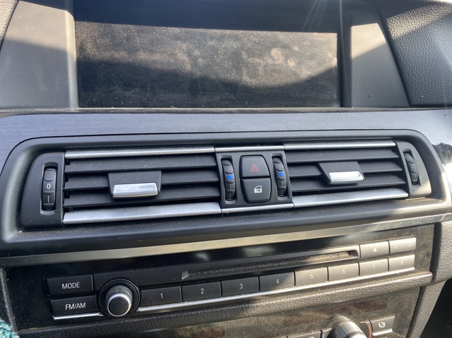 Решітка повітроводу 64229166891 BMW