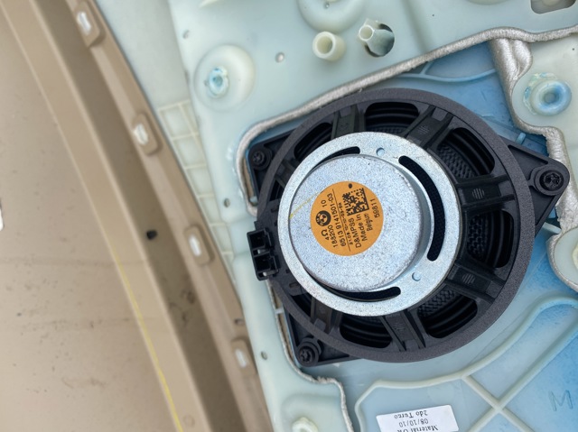 Динамік задньої полиці 65139141501 BMW