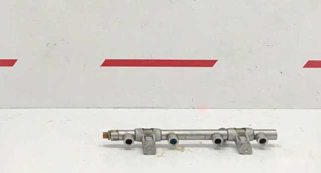 Розподільник палива 06L133317L VAG