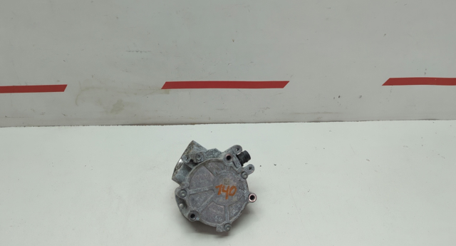 Насос вакуумний 06N145100G VAG