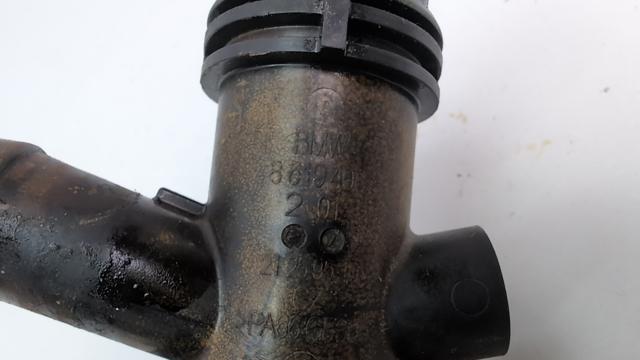 Водяний патрубок 11118619408 BMW