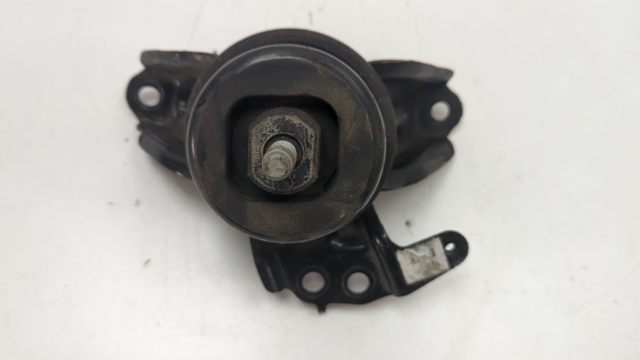 Права подушка мотора 218104R100 HYUNDAI