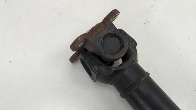 Кардан передній 26208628043 BMW