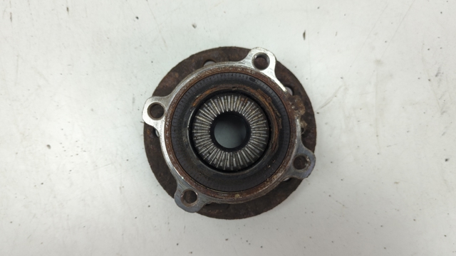 Маточини передніх коліс 31206874443 BMW