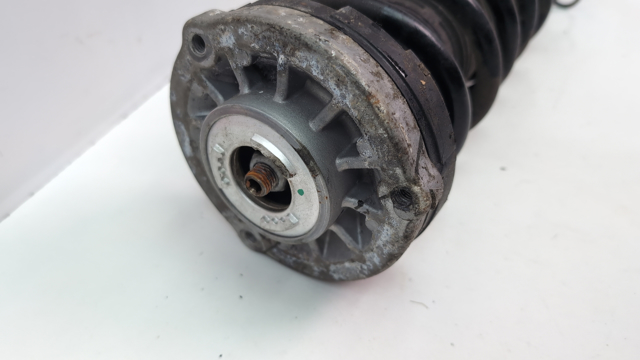 Стійка передня права 31316866608 BMW