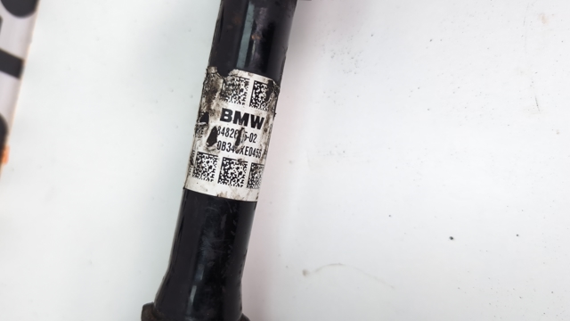 Піввісь передня ліва 31605A2E057 BMW