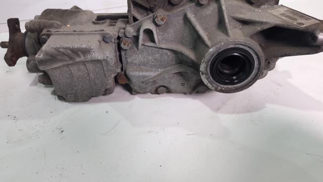 Кронштейн/траверса заднього редуктора, задня 33108841514 BMW