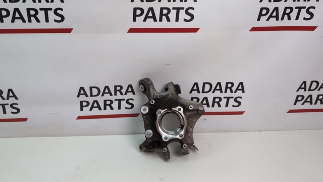 Цапфа поворотна права 33306866336 BMW