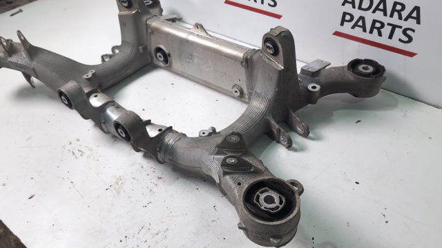 Балка задньої підвіски поперечна 33316861201 BMW