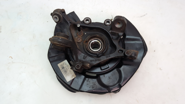 Кулак поворотний правий 33326797508 BMW