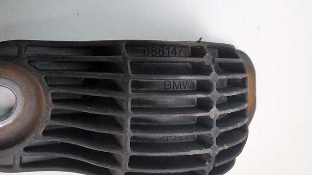 Хомут кріплення втулки стабілізатора, заднього 33556861477 BMW