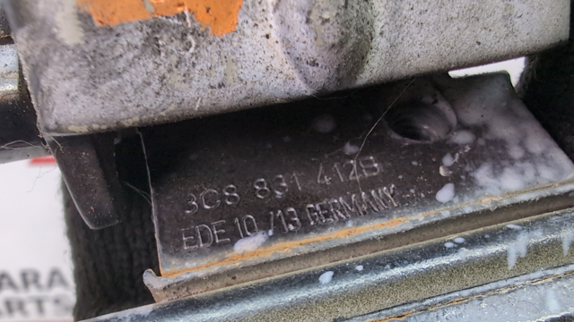 Петля передніх дверей, правих 3C8831412B VAG