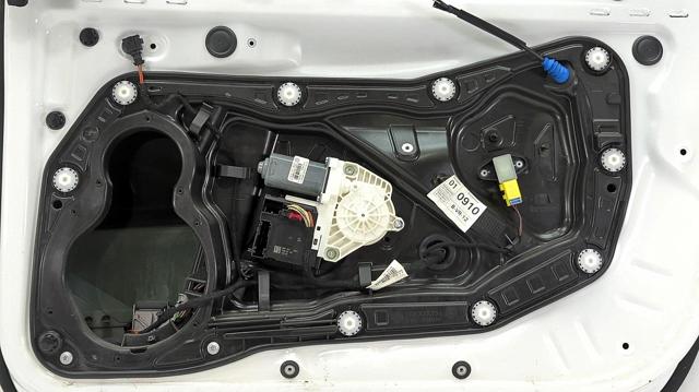 Склопідйомник передньої правої двері 3C8837462M VAG