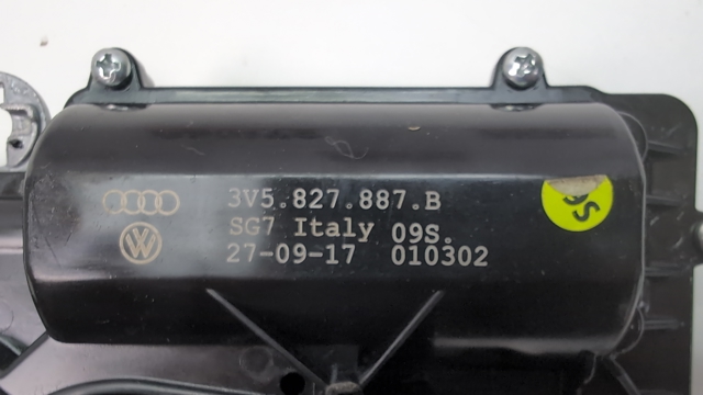 Мотор-привід відкр/закр. замку багажника (3/5-х дв.) 3V5827887B VAG