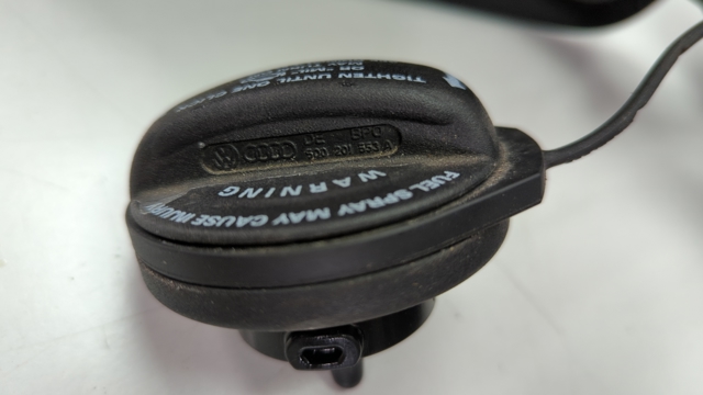 Пробка паливного бака 4G0201550D VAG