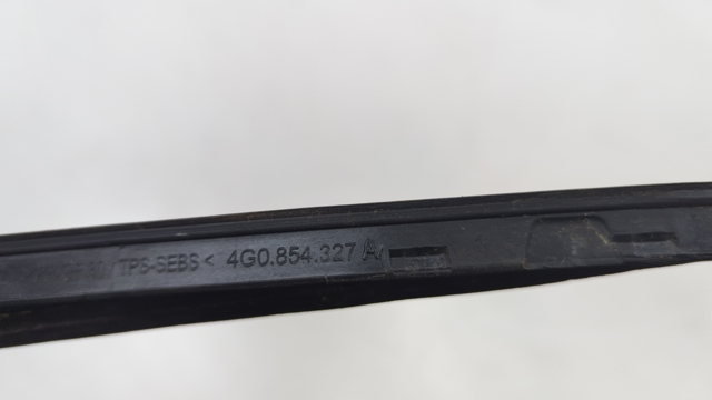 Захисна накладка переднього скла ліва 4G0854327A01C VAG