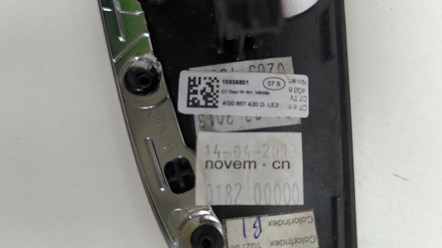 Облицювання внутрішньої ручки дверей, задньої, правої 4G0867420DLE2 VAG