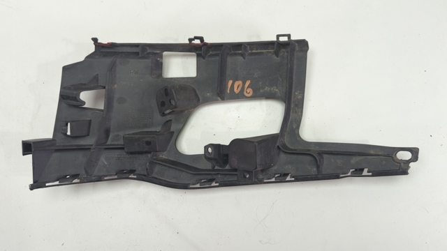 Праве кріплення переднього бампера 4G8807096A VAG