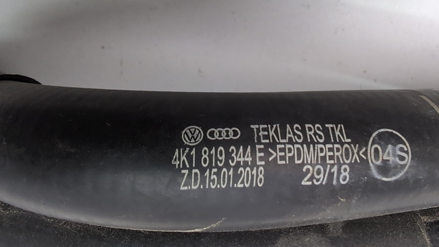 Трубопроводи і шланги системи охолодження 4K1819344E VAG