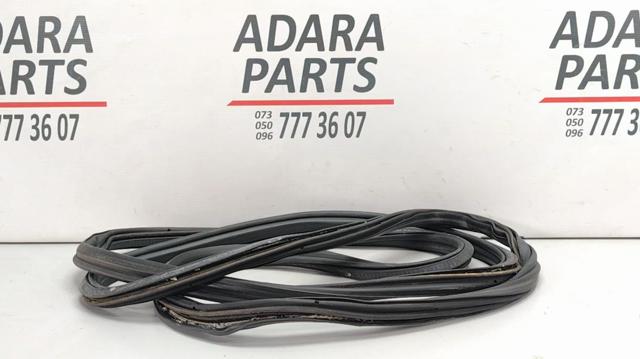 Ущільнювач задніх 3/5-й двері 4L0827705J VAG