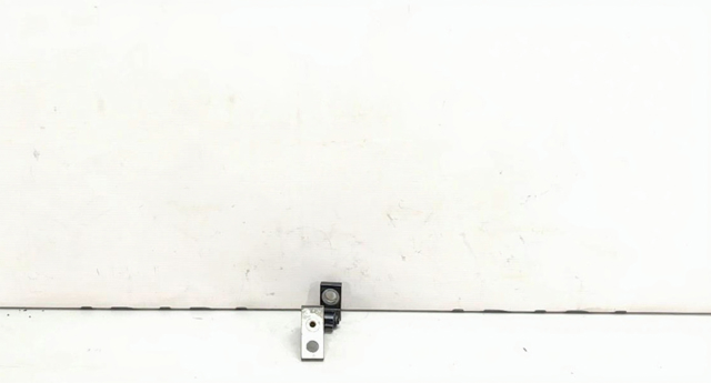 Завіса дверей передных лівих 4L0831401A VAG